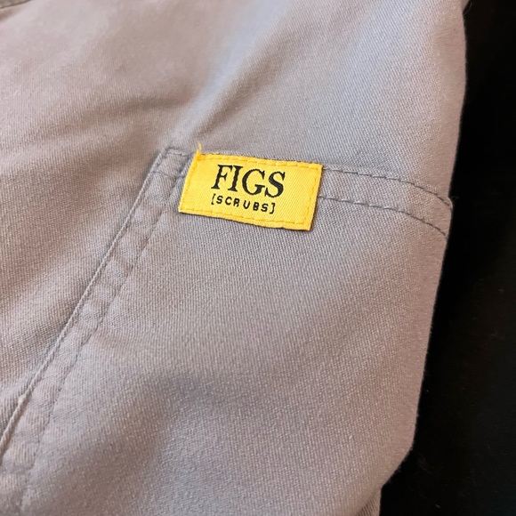 Figs scrub top bundle - Picture 4 of 4